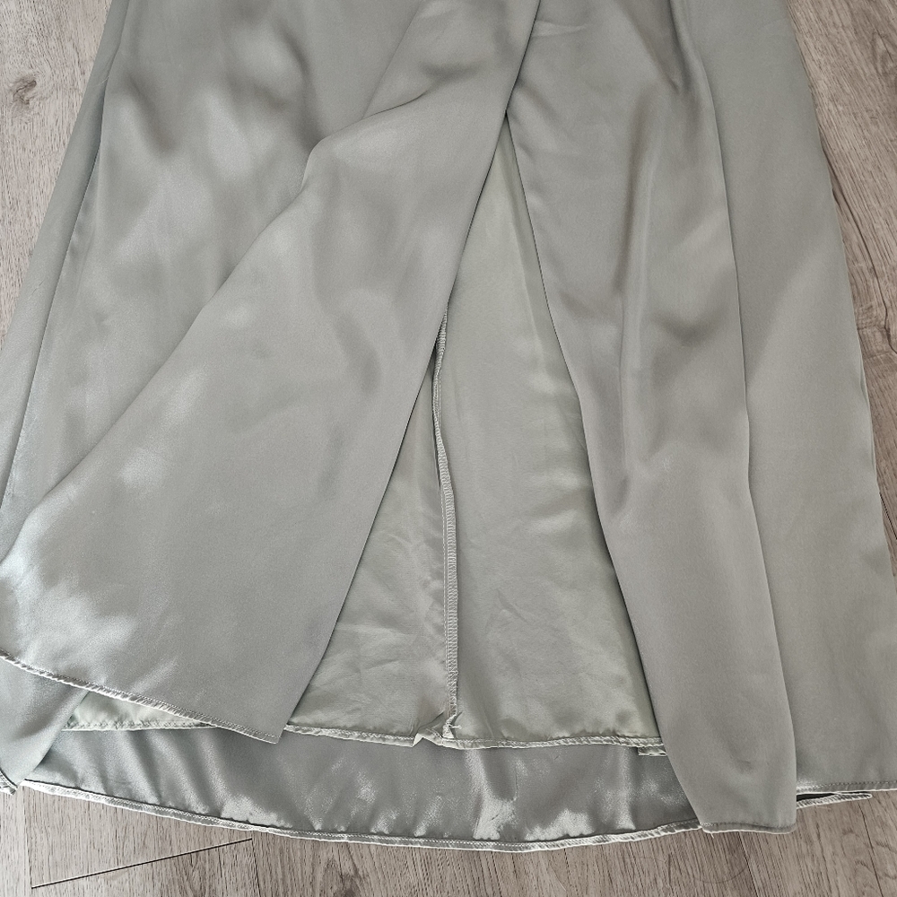 Robe - Picture 4 of 7